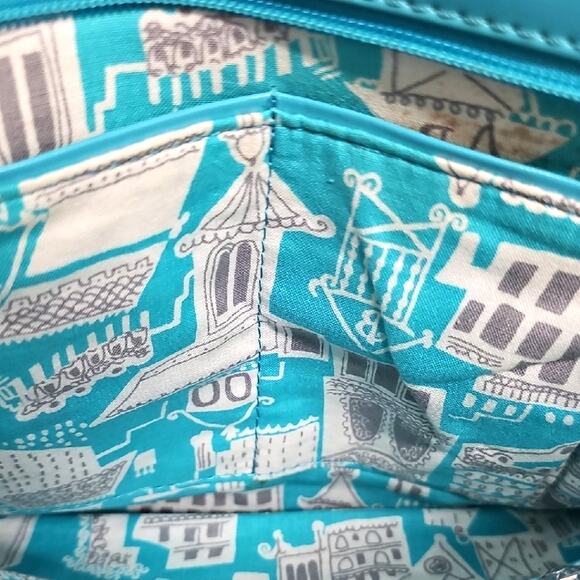 Vera Bradley Aqua Quilted w/Patent Leather Trim Strap Crossbody Bag 7.5 x 11 - Picture 8 of 12